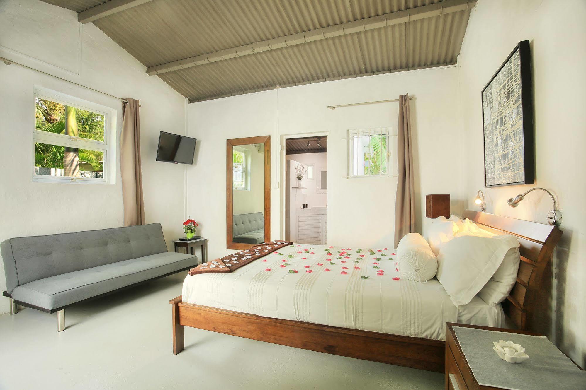Esprit Libre Restaurant & Guest House Grand Bay Ngoại thất bức ảnh