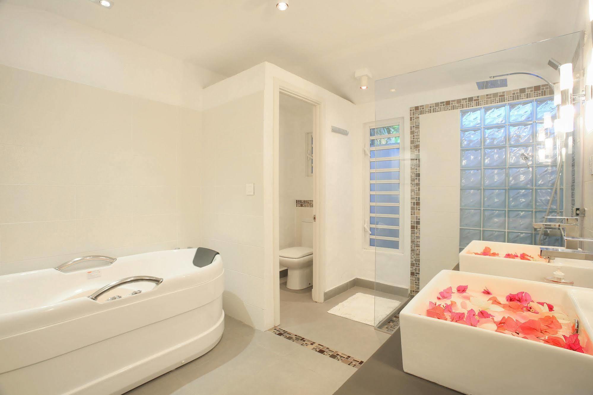 Esprit Libre Restaurant & Guest House Grand Bay Ngoại thất bức ảnh