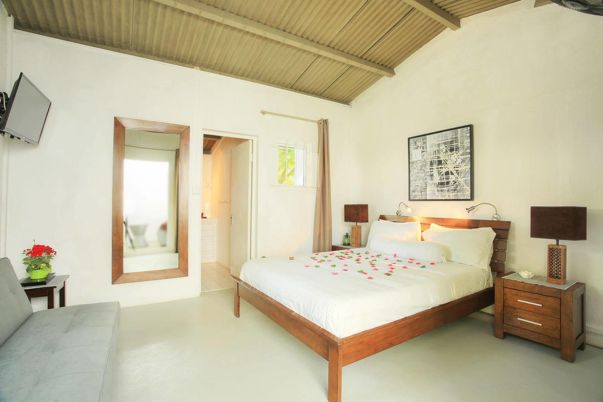 Esprit Libre Restaurant & Guest House Grand Bay Ngoại thất bức ảnh